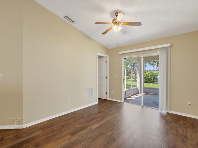 962 E 13th Square, Vero Beach, FL 32960