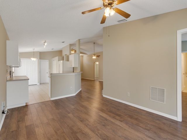 962 E 13th Square, Vero Beach, FL 32960