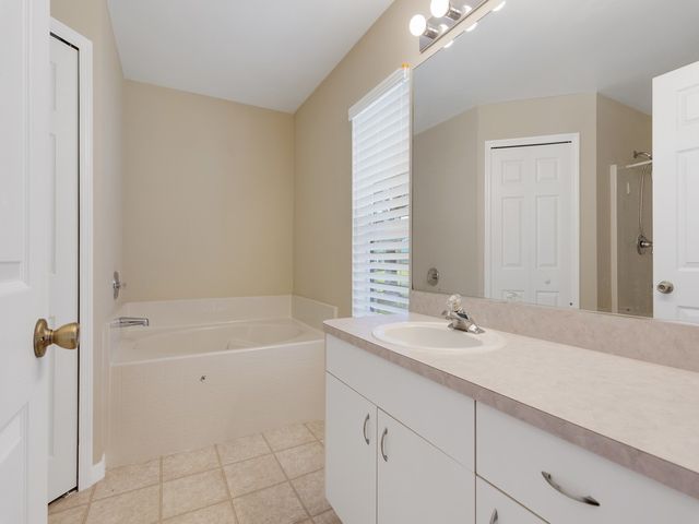 962 E 13th Square, Vero Beach, FL 32960