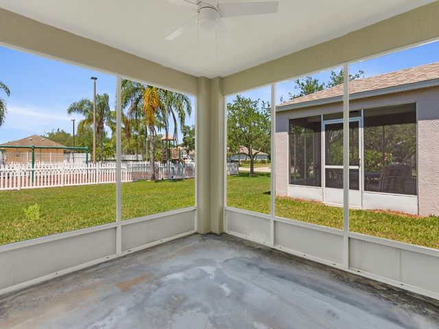 962 E 13th Square, Vero Beach, FL 32960