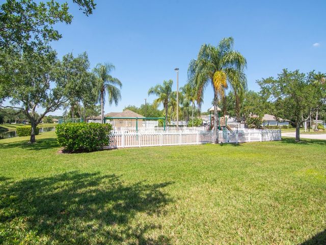 962 E 13th Square, Vero Beach, FL 32960