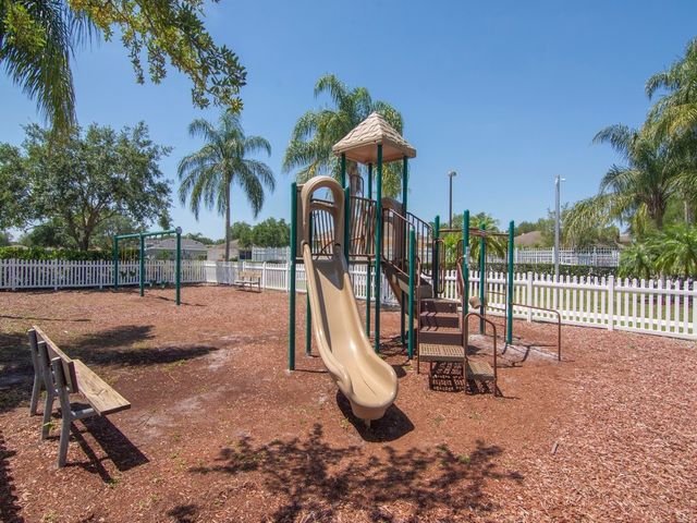 962 E 13th Square, Vero Beach, FL 32960