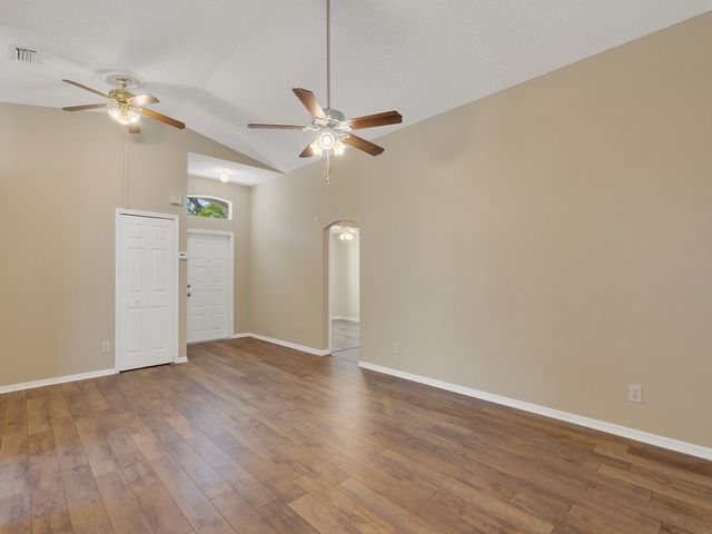 962 E 13th Square, Vero Beach, FL 32960