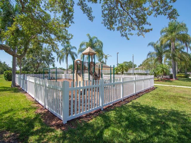 962 E 13th Square, Vero Beach, FL 32960
