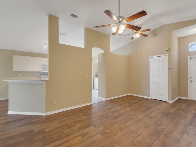 962 E 13th Square, Vero Beach, FL 32960