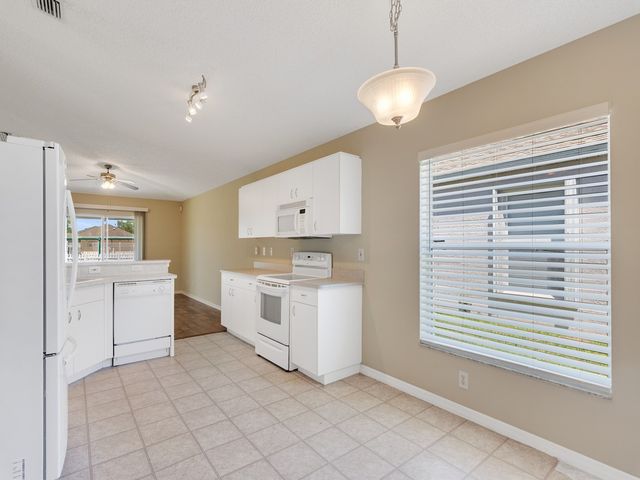 962 E 13th Square, Vero Beach, FL 32960