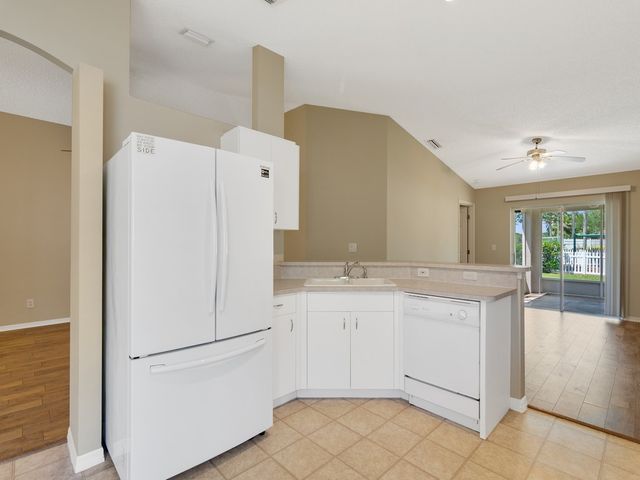 962 E 13th Square, Vero Beach, FL 32960
