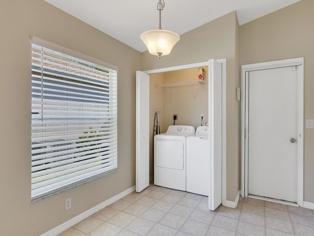 962 E 13th Square, Vero Beach, FL 32960