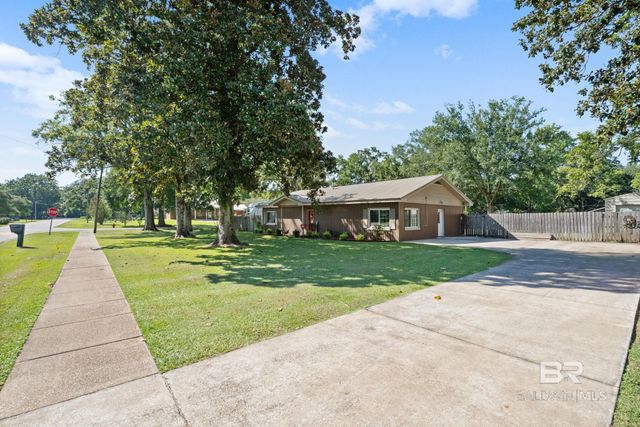 620 W Marigold Avenue, Foley, AL 36535