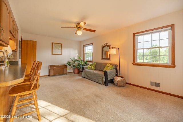 7311 Nottoway Cir, Louisville, KY 40214