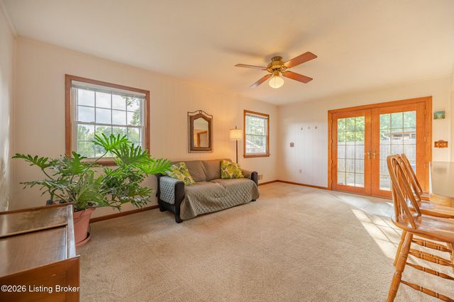 7311 Nottoway Cir, Louisville, KY 40214