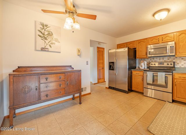 7311 Nottoway Cir, Louisville, KY 40214