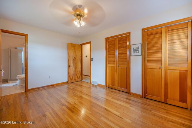 7311 Nottoway Cir, Louisville, KY 40214