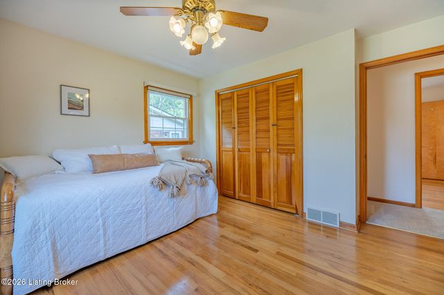 7311 Nottoway Cir, Louisville, KY 40214
