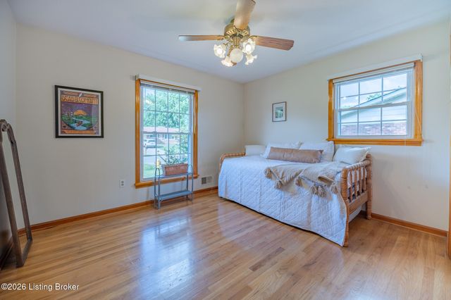 7311 Nottoway Cir, Louisville, KY 40214
