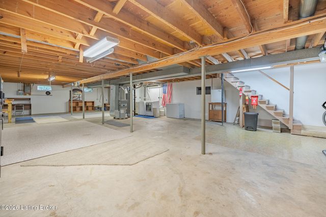 7311 Nottoway Cir, Louisville, KY 40214