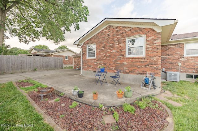 7311 Nottoway Cir, Louisville, KY 40214