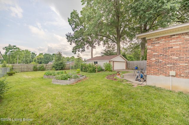 7311 Nottoway Cir, Louisville, KY 40214