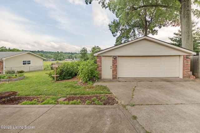 7311 Nottoway Cir, Louisville, KY 40214