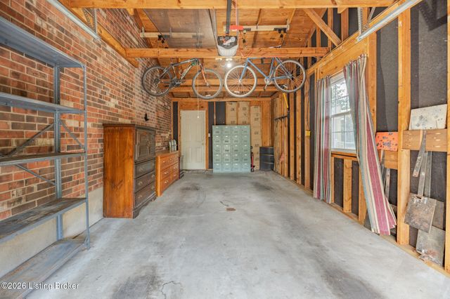 7311 Nottoway Cir, Louisville, KY 40214