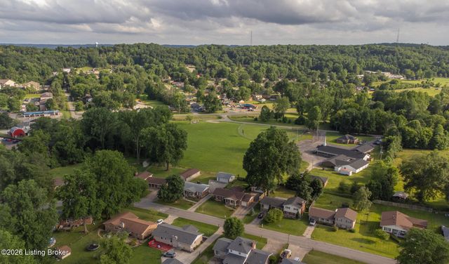 7311 Nottoway Cir, Louisville, KY 40214