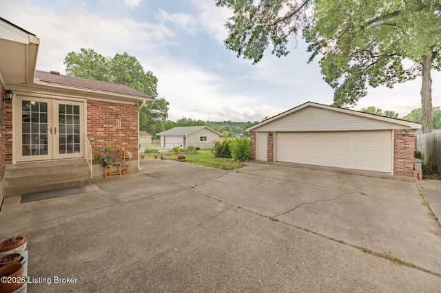 7311 Nottoway Cir, Louisville, KY 40214