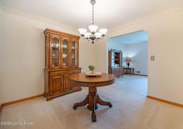7311 Nottoway Cir, Louisville, KY 40214
