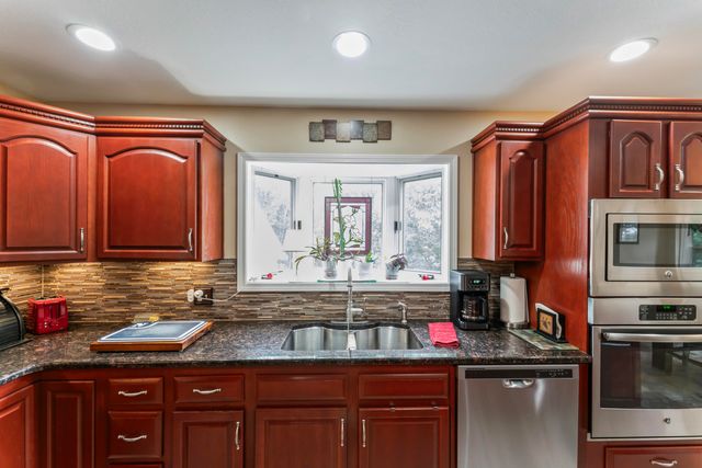 127 Trail'S End Street, Branson West, MO 65737