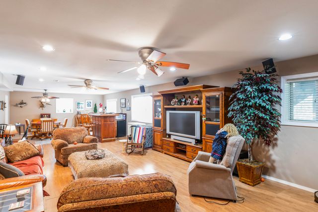 127 Trail'S End Street, Branson West, MO 65737