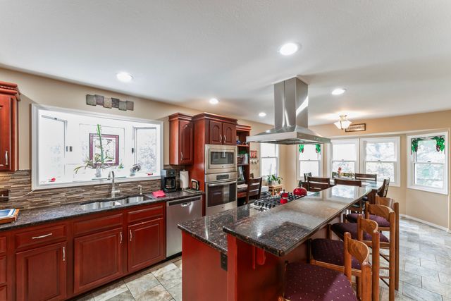 127 Trail'S End Street, Branson West, MO 65737