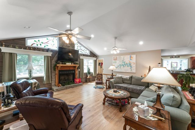 127 Trail'S End Street, Branson West, MO 65737