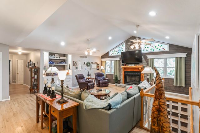 127 Trail'S End Street, Branson West, MO 65737