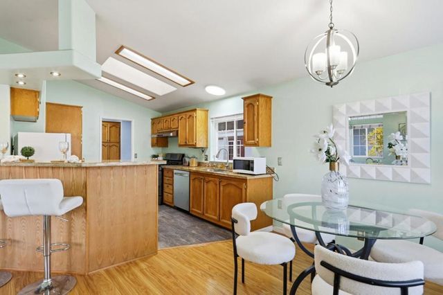 1520 E CAPITOL EXPWY, San Jose, CA 95121