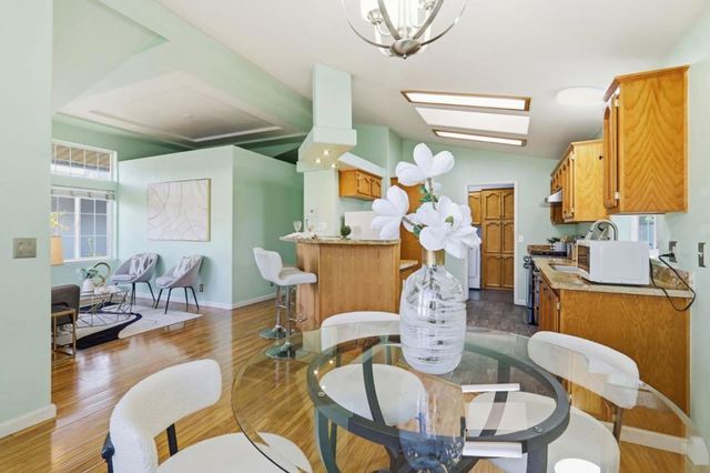 1520 E CAPITOL EXPWY, San Jose, CA 95121