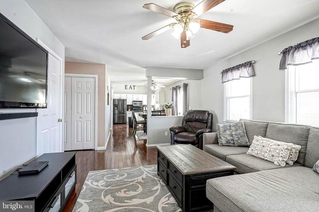 14 LORNE RD, Blackwood, NJ 08012