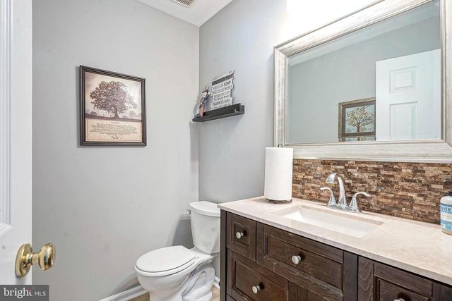 14 LORNE RD, Blackwood, NJ 08012