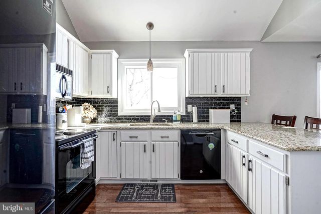 14 LORNE RD, Blackwood, NJ 08012