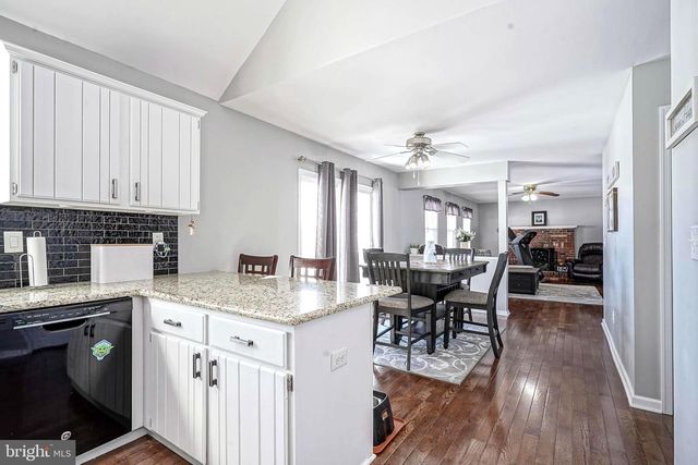 14 LORNE RD, Blackwood, NJ 08012