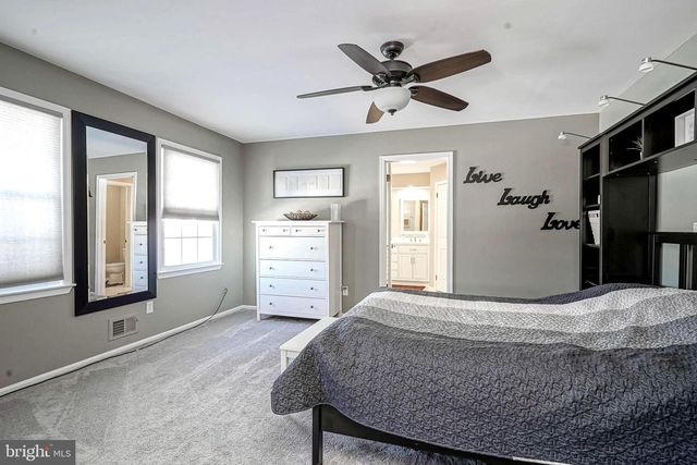 14 LORNE RD, Blackwood, NJ 08012