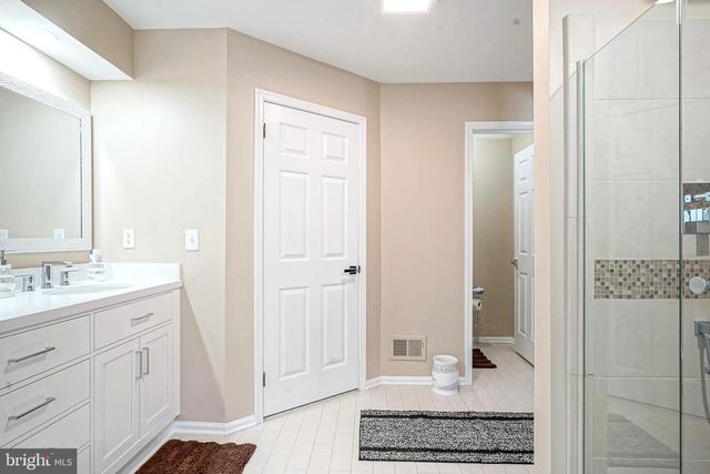 14 LORNE RD, Blackwood, NJ 08012