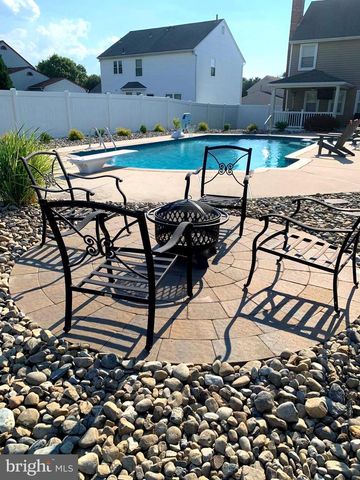 14 LORNE RD, Blackwood, NJ 08012