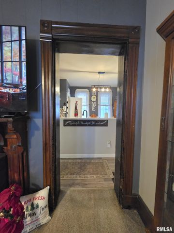 1025 S 11TH Street, Quincy, IL 62301