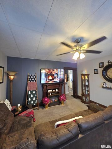 1025 S 11TH Street, Quincy, IL 62301