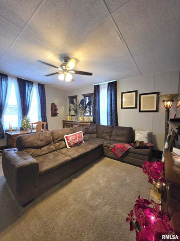 1025 S 11TH Street, Quincy, IL 62301