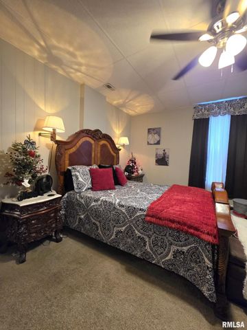 1025 S 11TH Street, Quincy, IL 62301