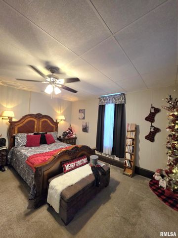 1025 S 11TH Street, Quincy, IL 62301