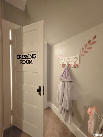 1025 S 11TH Street, Quincy, IL 62301