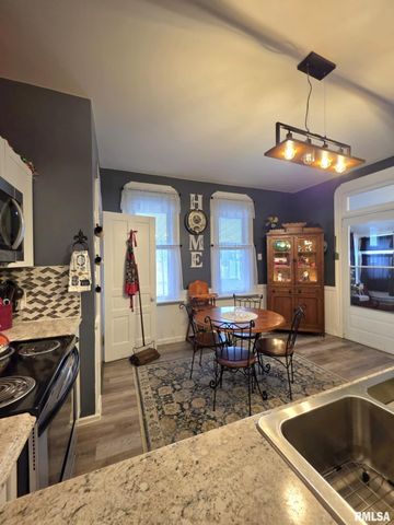 1025 S 11TH Street, Quincy, IL 62301