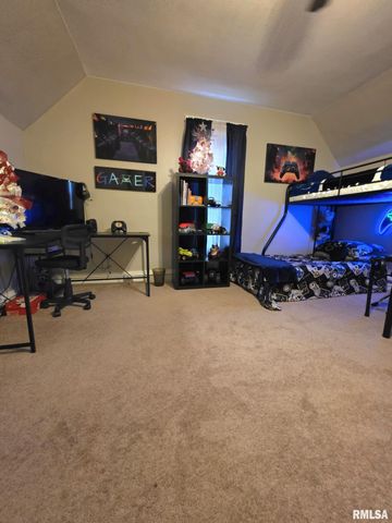 1025 S 11TH Street, Quincy, IL 62301