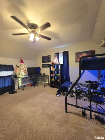 1025 S 11TH Street, Quincy, IL 62301